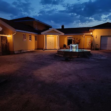Guest House Close To 克里斯蒂安桑 外观 照片